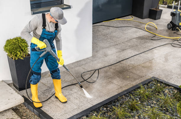 Best Sidewalk Pressure Washing  in Iowa, LA
